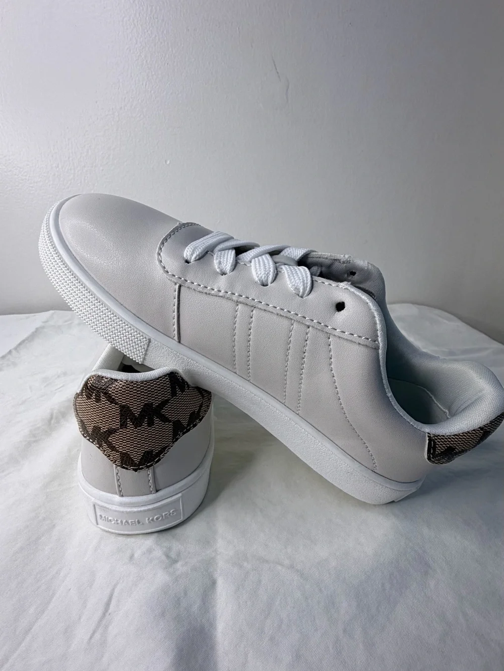 Michael Kors beige  Kids Sneakers with Brown MK Monogram Tongue size 1